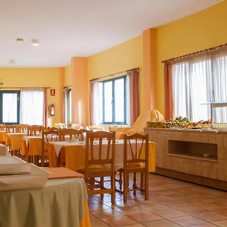 Szálloda La Caleta 3*