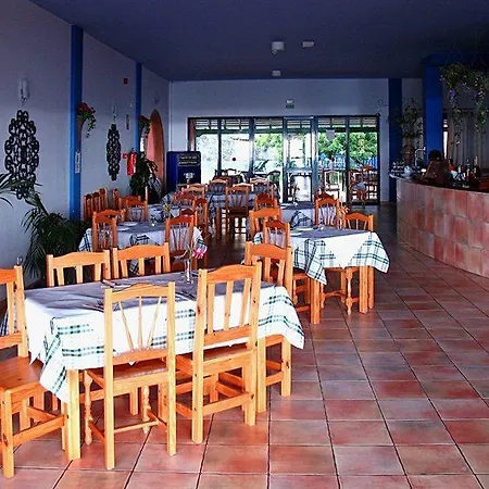 La Caleta 3*