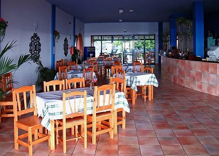 La Caleta 3*