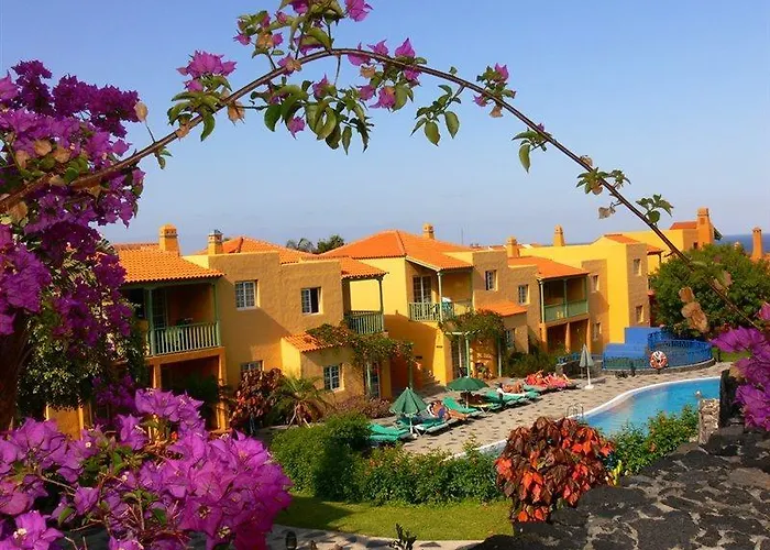 La Caleta 3*