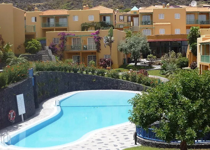 La Caleta 3*